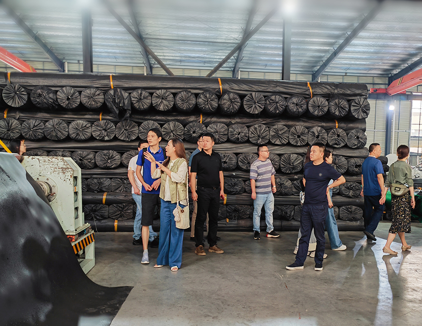 湖南益宏达新材料有限责任公司,HDPE、土工布、土工膜、土工格栅、排水网